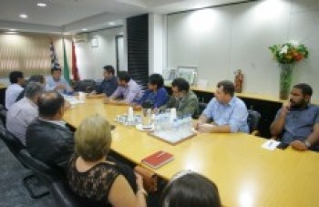 Prefeito Tokuzumi recebe Plano Diretor de Turismo