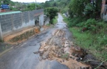 Moradores do Jardim Piatã I e II pedem manutenção nas vias