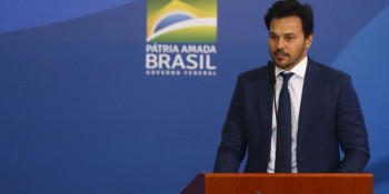 Governo vai instalar 12 mil pontos de internet em escolas públicas