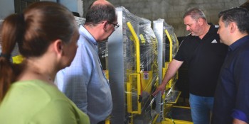 Ônibus escolares ganham plataformas elevatórias