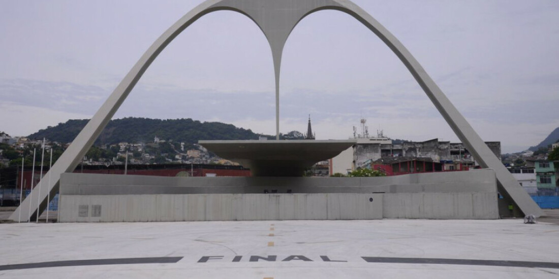 Grupos religiosos e carnavalescos fazem lavagem da Marquês de Sapucaí