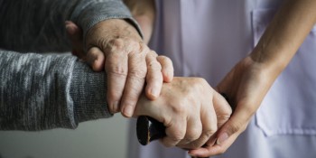 Ações estimulam diagnóstico e focam sintomas do Parkinson