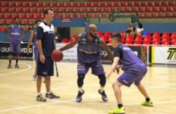 Mogi/Helbor recebe o Brasília em confronto direto pelo G4