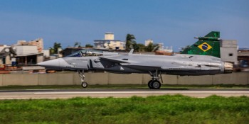 Caças Gripen já voam pelo espaço aéreo brasileiro