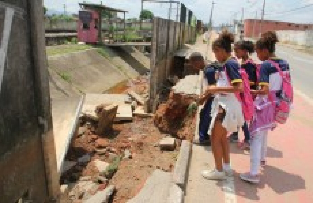 Chuva provoca alagamentos em vários pontos da cidade