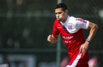Alan Kardec volta a correr na academia do São Paulo
