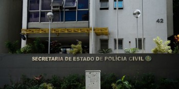 Polícia faz ação contra PMs suspeitos de tráfico de armas no Rio