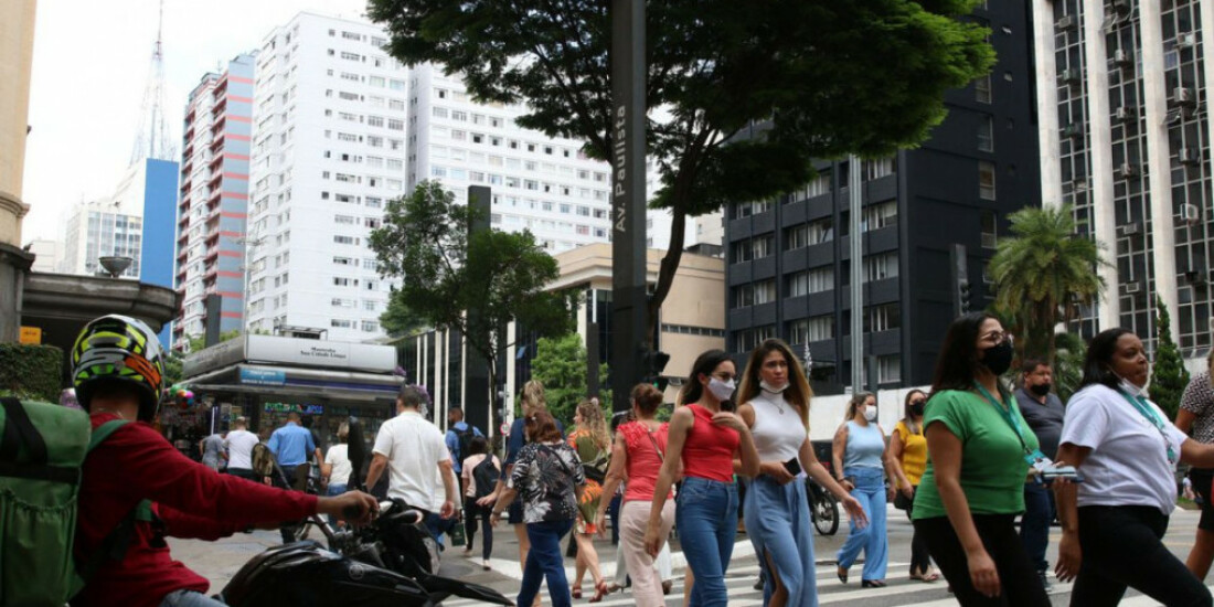 Casos de SRAG por covid-19 caem ao menor percentual da pandemia