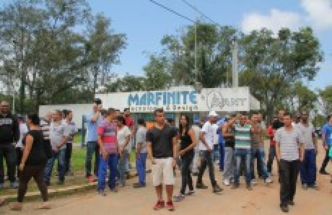 Mais de 300 fazem greve em Itaquá