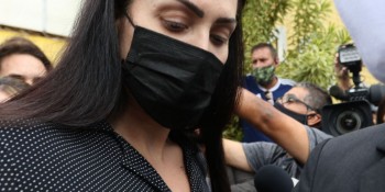Mãe do menino Henry Borel coloca tornozeleira eletrônica