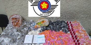 Mulher é presa por tráfico de drogas