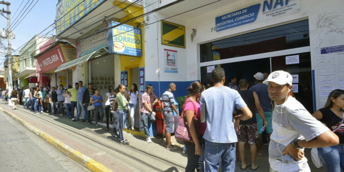 Setor de Prestação de Serviços oscila na criação de empregos
