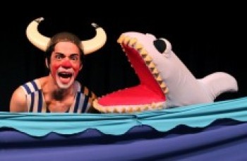 Sesi Mogi das Cruzes traz a peça "Água até o Nariz"