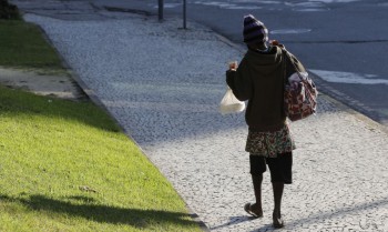 Frente fria alerta região para população de rua