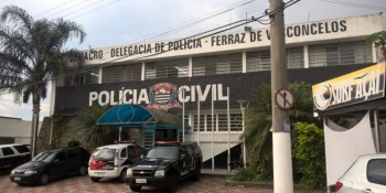 Jovem é morta com golpes de faca pelo namorado