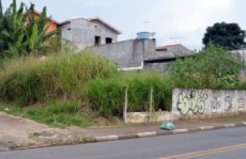 Arujá recebe 155 notificações para fiscalização em terrenos