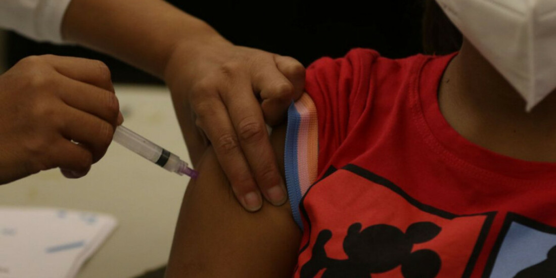 Rio reduz para 21 dias intervalo de doses da Pfizer para crianças