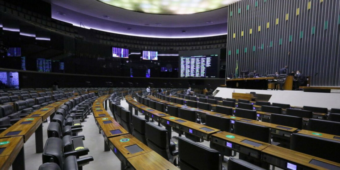 Câmara aprova PEC das candidaturas femininas