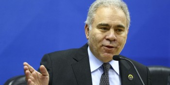 Governo planeja flexibilizar regra sobre uso de máscara no trabalho 