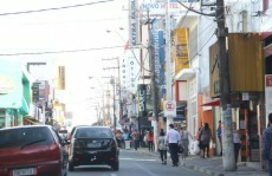 Comerciantes têm 90 dias para adequar fachadas em Itaquá