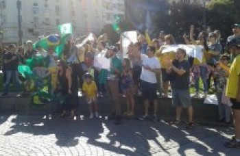 Protestos mobilizam brasileiros no exterior
