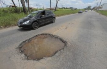 'Cratera' assusta motoristas na Guilherme George: