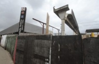 Estrutura provisória da estação de trem é retirada