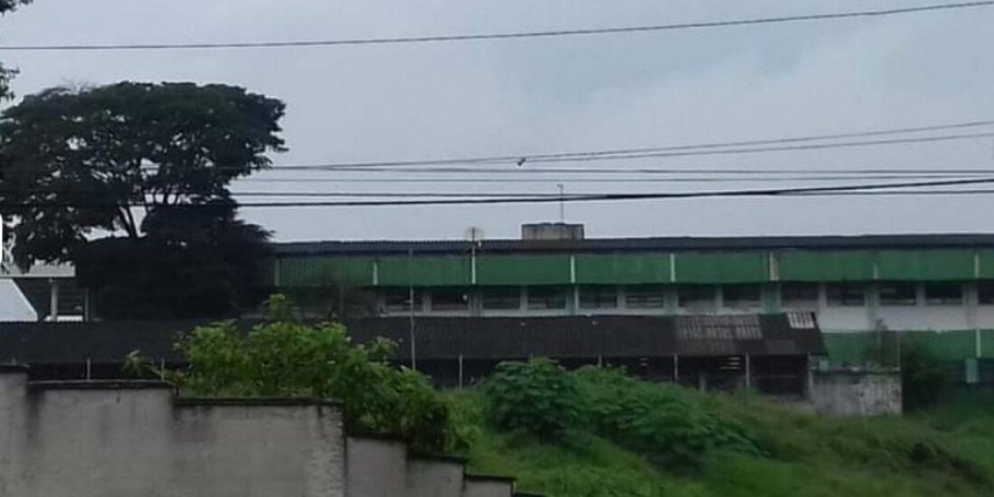 Estudantes pedem demissão de professor acusado de assédio