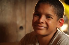 "Com os pés na cabeça" segue em cartaz no Casarão das Artes