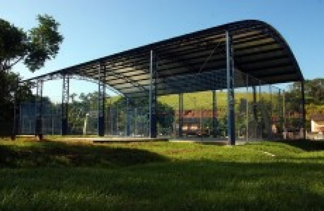Quadra coberta será entregue hoje