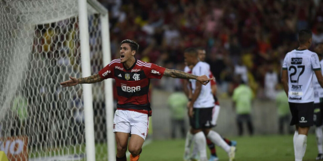 Flamengo goleia Maringá para se garantir nas oitavas da Copa do Brasil