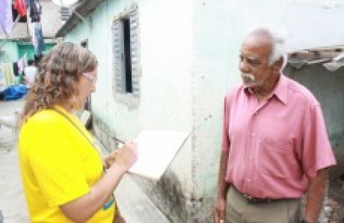 Mutirão em Suzano reúne cem pessoas