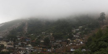 Depois do temporal Petrópolis faz buscas a desaparecidos