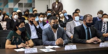 Executivos da CAF fazem visita a obras