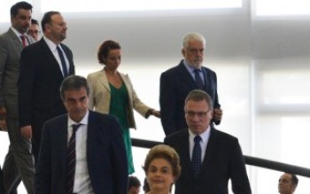 Dilma diz que jamais vai renunciar à presidência