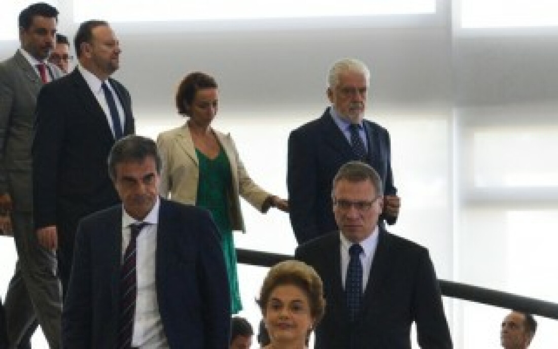Dilma diz que jamais vai renunciar à presidência