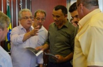 Ferraz e Poá selam parceria para regularização fundiária