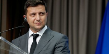 Zelensky quer aliança pela paz e apela por exclusão do espaço aéreo