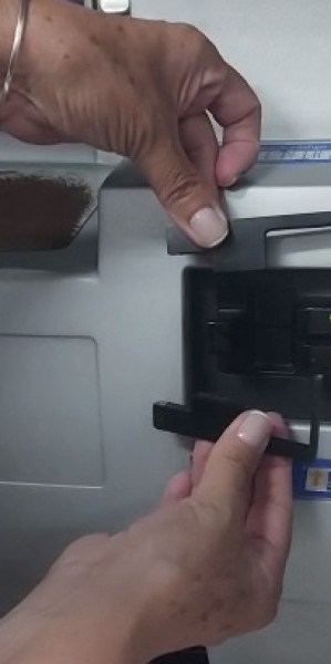 Idoso quase cai no golpe do dispositivo chupa cabra