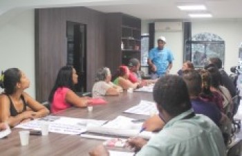 Moradores cobram solução para 188 casas do programa Morar Bem II