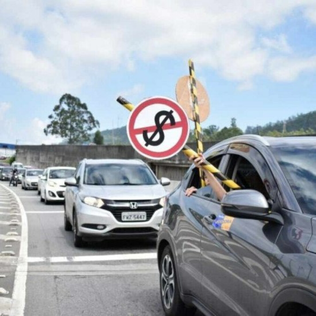 Caio Cunha decreta vitória em pedágio na rodovia Mogi-Dutra