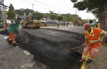 Secretaria instala lombofaixa nas ruas