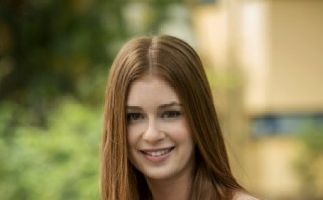 Marina Ruy Barbosa comemora sucesso
