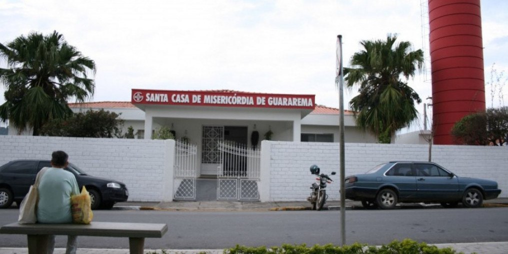 Estrutura de bicicletário desaba e três crianças ficam feridas