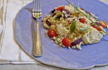 Risoni de bacalhau com azeitonas