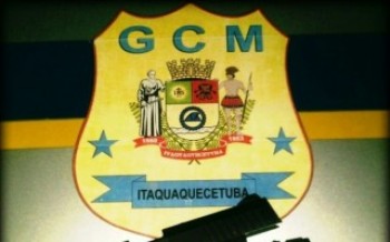 Criminoso é preso com arma falsa após roubo: