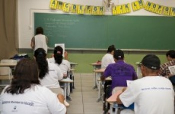 EJA segue com vagas para adultos voltarem a estudar