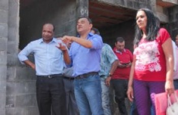 Izidro faz visita e fala sobre as construções