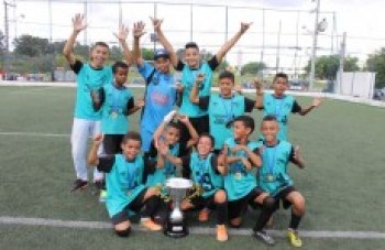 CSK Mogi leva garotos para fazer avaliações no Grêmio