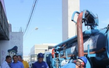 Galerias e bueiros recebem limpeza em ação